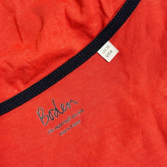 Boden Sweetheart Neck Tee Shirt - Picture 4 of 7